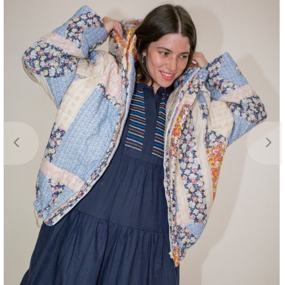 Sea NY Sydney Puffer Jacket New without tags
Floral Patchwork Hooded coat sz M
